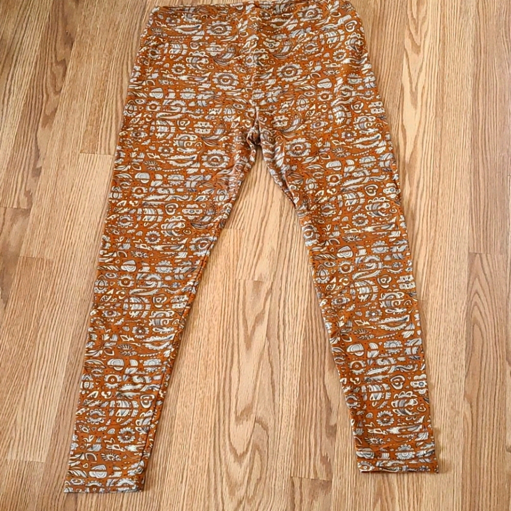 Lularoe legging Tall and Curvy